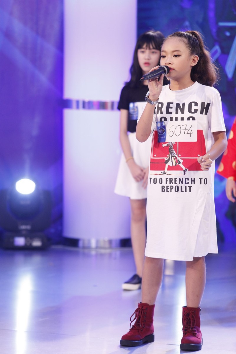 Toc Tien Isaac bat dong tren ghe nong Vietnam Idol Kids-Hinh-6